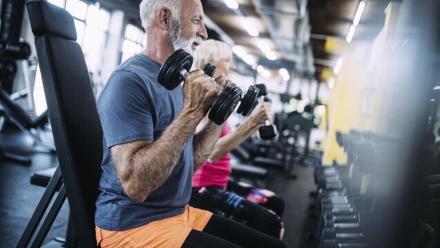 Ein schweres Krafttraining ist nicht nur anstrengender, sondern langfristig auch effektiver als moderates Training, wie in einer aktuellen Studie aus Dänemark gezeigt wurde.&nbsp;(Foto: NDABCREATIVIT / AdobeStock)