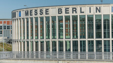 Die Messe Berlin ist Standort eines der sechs Corona-Impfzentren (CIZ) in der Bundeshauptstadt. (Foto: imago images / Joko)