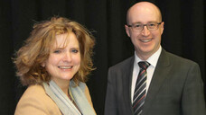 Dr.Ilse Zündorf und Professor Dr. Robert Fürst von der Goethe-Universität in Frankfurt am Main hielten den ersten Vortrag beim Pharmacon in Schladming ( r / Foto: DAZ/ck)