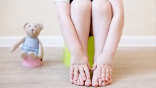 Zwischen dem ersten und fünften Lebensjahr leiden fünf Prozent aller Kinder an chronischer Obstipation. (Foto: EvgeniiAnd / stock.adobe.com)