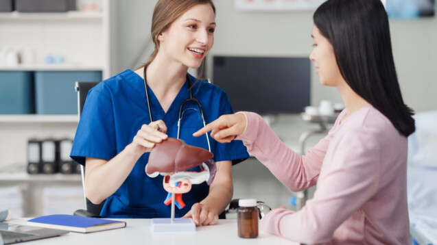 Mit Hepatitis&nbsp;D kann man sich nur infizieren, wenn bereits eine Hepatitis-B-Infektion vorliegt – &nbsp;am Ende bleibt als Therapieoption oft nur eine Lebertransplantation. (Symbolfoto: NanSan / AdobeStock)