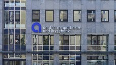 Auf Empfehlung der Europäischen Zentralbank zahlt die Apobank für 2019 nur eine Dividende von 2 Prozent aus, und das erst im kommenden Jahr.&nbsp;(m / Foto: imago images / Schöning)