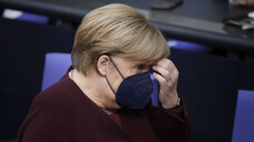 Wollte die Apotheken gegen COVID-19 impfen lassen: die geschäftsführende Bundeskanzlerin Angela Merkel. (Foto: IMAGO / Political-Moments)