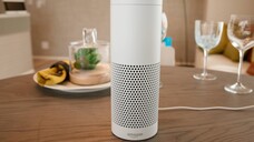 Neuer Service: In den USA können einige Besitzer der Amazon-Sprachbox Alexa jetzt Arzneimittel nachbestellen. Der Datenschutz sei gesichert, meint der Konzern. (m / Foto: imago images / AFLO)