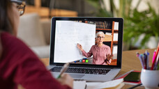 Studieren in Zeiten von COVID-19: Mit Online-Vorlesungen alleine, werden leider nicht alle Probleme gelöst. (Foto: Rido / stock.adobe.com)