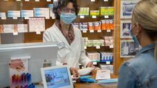 Die Apothekerkammer Baden-Württemberg öffnet ihr Bestandsportal für Masken und Desinfektionsmittel jetzt auch für die Bevölkerung. (x / Foto: Schelbert)