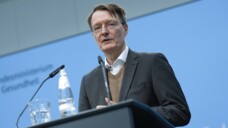 „Der Zugang zu Gesundheitsleistungen muss einfach und für alle möglich sein“, sagt: Bundesgesundheitsminister Karl Lauterbach. (Foto: IMAGO/Bernd Elmenthaler)