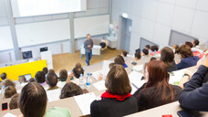 Die Coronakrise betrifft nicht nur die Lehre an den Universitäten, sondern auch die Wissenschaft. (Foto: kasto / stock.adobe.com)