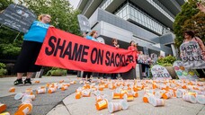 Purdue Pharma und den Sacklers wird vorgeworfen, Schmerzmittel unter Verschleierung von Suchtgefahren mit rücksichtslosen und aggressiven Methoden vermarktet zu haben. Damit wurde aus Sicht der Kläger eine Basis für die Opioid-Epidemie in den USA gelegt. (Foto: imago images / ZUMA Press)