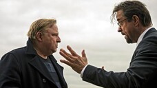 Curare im Tatort: Professor Boerne (rechts, gespielt von Jan-Josef Liefers) erhielt als Antidot Acetylcholin. Ist das plausibel? (Foto: WDR/Bavaria Fiction GmbH / Martin Valentin Menke)