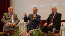 Becker, Schmidt und Kiefer bei der berufspolitischen Diskussion in Meran. (Foto: diz/DAZ)