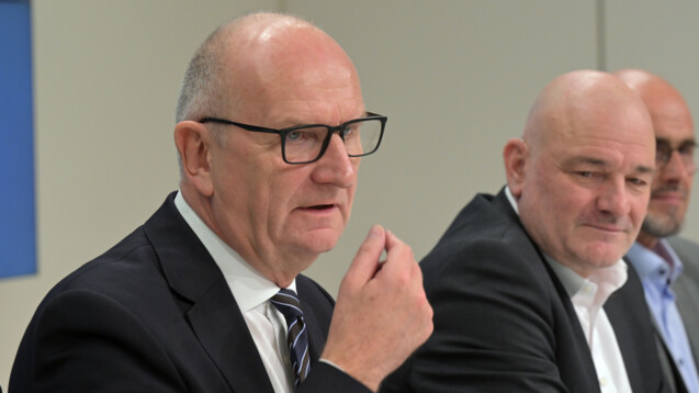 Dietmar Woidke (SPD, l) und Robert Crumbach BSW-Fraktionsvorsitzender in Brandenburg stellen ihren Koalitionsvertag vor. (Foto: picture alliance/dpa | Michael Bahlo)