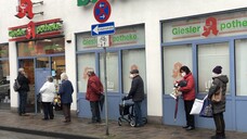 Vor vielen Apotheken gab es lange Schlangen. (alle Fotos: privat)