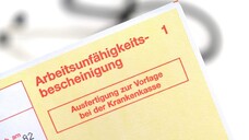 Patienten mit leichten Erkrankungen der oberen Atemwege können ab sofort eine Arbeitsunfähigkeitsbescheinigung bis maximal sieben Tage nach telefonischer Rücksprache mit ihrem Arzt ausgestellt bekommen. (m / Foto: PeJo / stock.adobe.com)