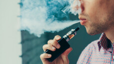 Synthetische Cannabinoide&nbsp;werden heutzutage vermehrt in Vapes und e-Liquids verkauft. (Foto: fotofabrika/AdobeStock)