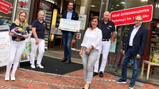 Sie freuen sich auf die EuroSkills (v.l.): Helene von Richthofen, Brigitte Lampe (Schinkel-Apotheke, Osnabrück), Dennis Hotes (Migasa Apothekenkooperation), Pia Bredlich (Bundestrainerin Disziplin Pharmacy Technician), Dieter Lampe (Schinkel-Apotheke, Osnabrück), Burkhard Pölzing (Völker-Schule Osnabrück). (c / Foto: Migasa)