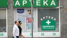 In Polen sinkt derzeit stetig die Apothekenzahl. Nach einem re-regulierenden Gesetz warnt ein Ketten-naher Verband nun davor, dass Versorgungsengpässe entstehen können. Die Apotheker halten dagegen. (s / Foto: dpa)