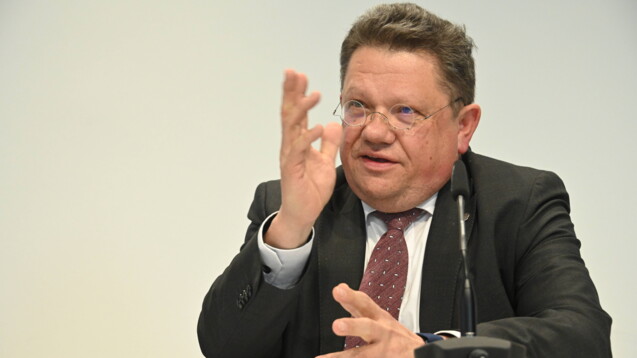 Niedersachsens Gesundheitsminister Andreas Philippi (SPD) positioniert sich gegen die Pläne von Parteikollege Lauterbach. (Foto: IMAGO / Henning Scheffen)