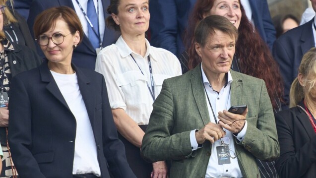 FDP- Bundesbildungsministerin Bettina Stark-Watzinger (l.) und Bundesgesundheitsminister Karl Lauterbach (SPD) beim EM-Finale in Berlin. (Foto: IMAGO / ActionPictures)