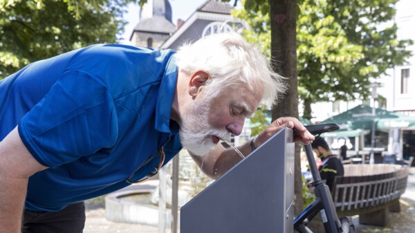 Ärzte und Apotheker fordern mehr öffentliche Trinkwasserspender