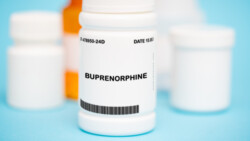 Ist eine Hyperalgesie auf die pharmakologische Therapie (Methadon, Buprenorphin oder Naltrexon) oder auf eine Opioid-Konsumstörung zurückzuführen? (Symbolfoto: luchschenF/AdobeStock)